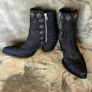 OLD GRINGO BLACK WINK POINTED TOE SHORT BOOT